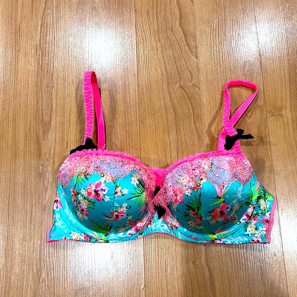 Victorias Secret Bra 36B - NWOT